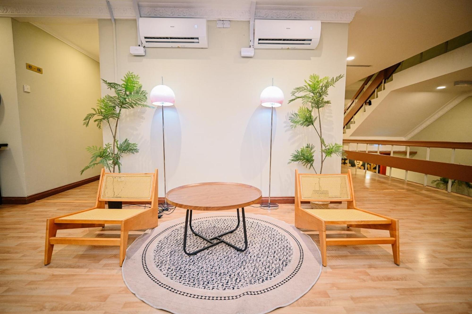 Swing & Pillows - Chinatown Hotel Kuala Lumpur